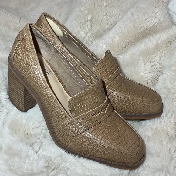 Vince Camuto Heeled leather loafers - Picture 2 of 5